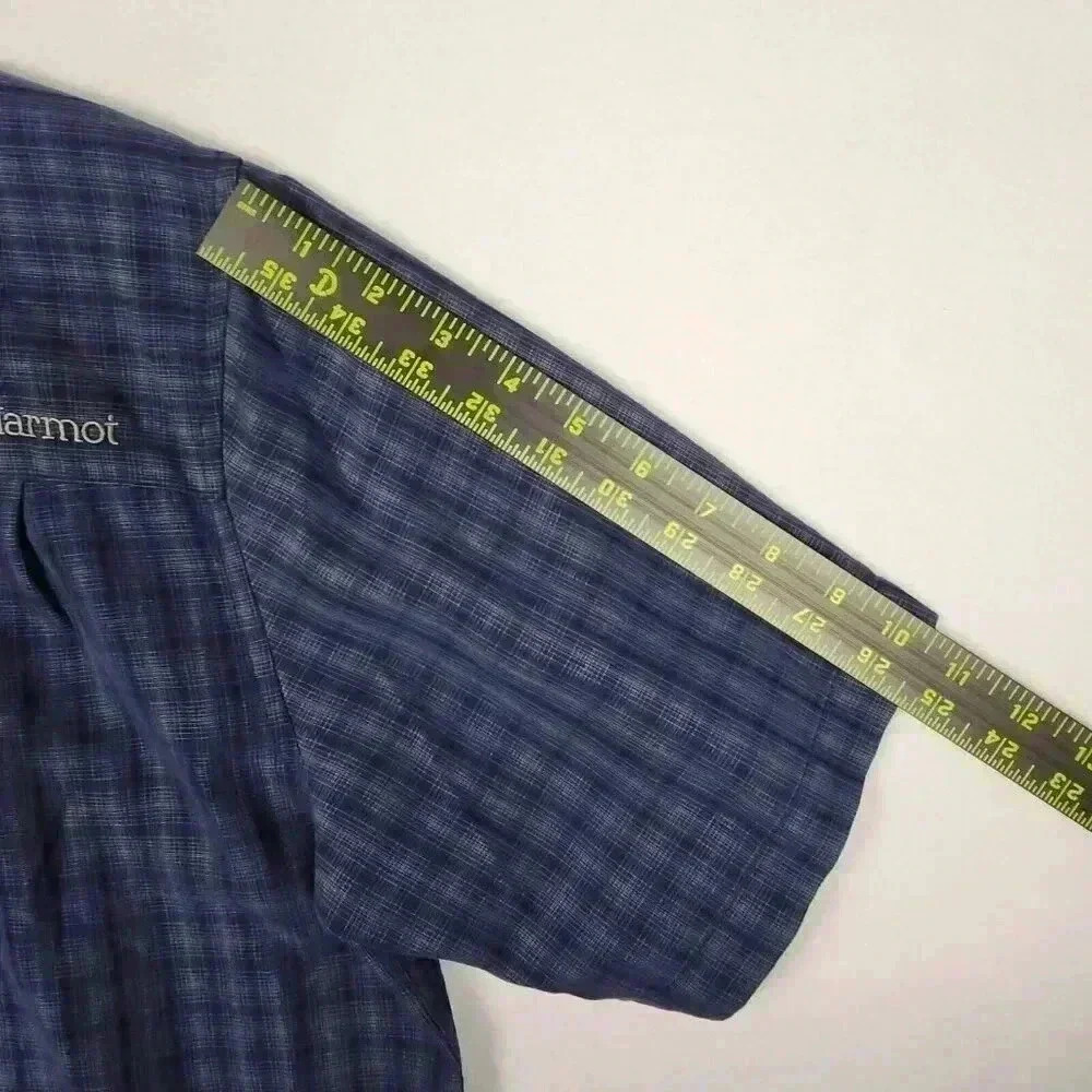 Marmot Men's Button Up Shirt Med. Short Sleeve Blue Plaid Side Split Relaxed - Picture 13 of 16